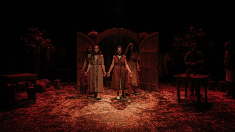 Σκηνή Εκτός Έδρας ΘΟΚ  ΤΟ ΓΑΤΑΝΙΝ του Μιχάλη Πασιαρδή