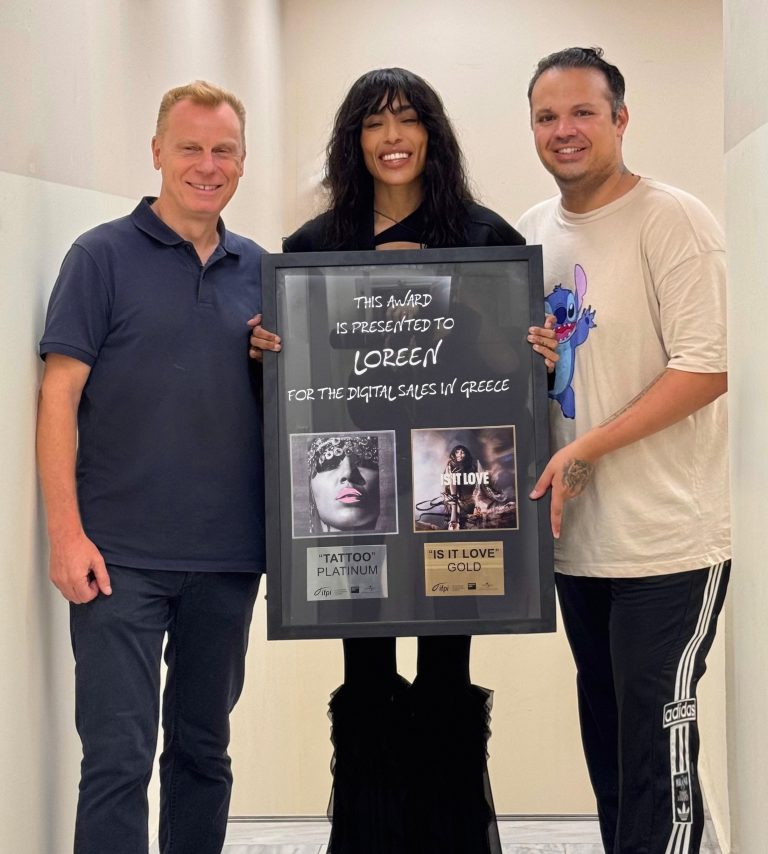 Η απονομή της βασίλισσας της Eurovision Loreen, για τις ψηφιακές της πωλήσεις στην Ελλάδα!