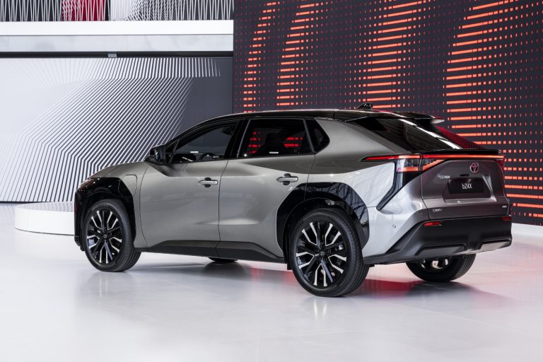 Αυξημένη ισχύ και ακόμα μεγαλύτερη αυτονομία για το νέο Toyota bZ4X
