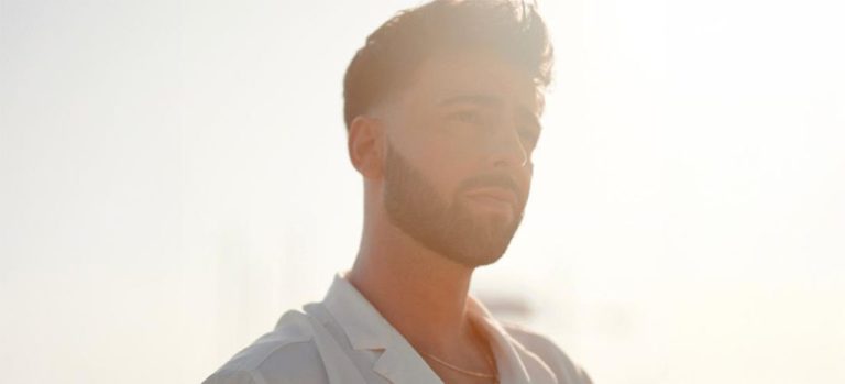 Ο Παναγιώτης Μπουραντώνης παρουσιάζει το καινούργιο του τραγούδι «Έχω Βρει Τον Εαυτό Μου»