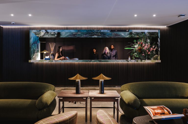 Η Επιστροφή ενός Θρύλου: Το Pendeli Resort Ξανανοίγει τις Πόρτες του στις Πλάτρες