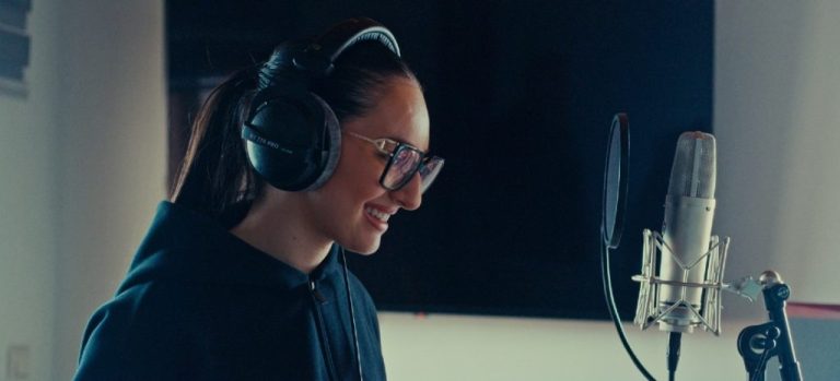 KLAVDIA: ΔΕΙΤΕ ΠΩΣ ΔΗΜΙΟΥΡΓΗΘΗΚΕ ΤΟ ALBUM «ΑΣΤΕΡΟΜΑΤΑ»