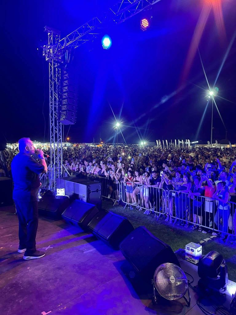 Σταμάτης Γονίδης: Έκανε χαμό στην Κύπρο, 12.000 κόσμος στη συναυλία του στην Αγία Νάπα