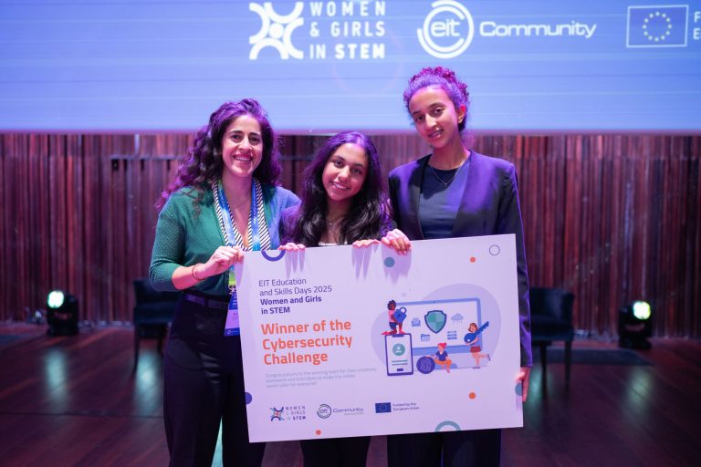 Ο JA Κύπρου Γιορτάζει Ευρωπαϊκή Νίκη: Δύο Νεαρά Κορίτσια Φέρνουν την Πρωτιά στο WGSF 2025