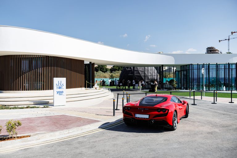 Η Λεμεσός γιορτάζει το εμβληματικό λανσάρισμα του YOO Limassol