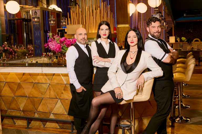 FIRST DATES ΠΡΕΜΙΕΡΑ  ΠΕΜΠΤΗ 9 ΟΚΤΩΒΡΙΟΥ ΣΤΙΣ 21:10