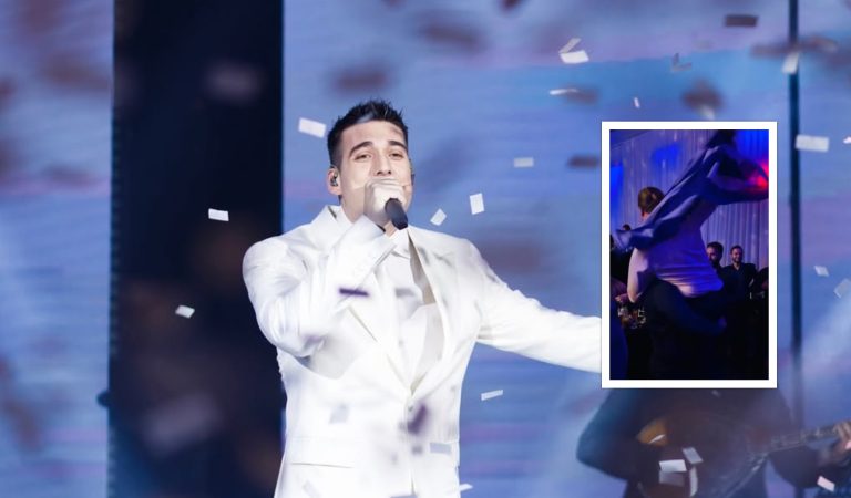 Γιώργος Κακοσαίος: Με τις ελληνικές σημαίες στα χέρια οι Έλληνες ομογενείς στην περιοδεία του  Ο Γιώργος Κακοσαίος βρέθηκε στην Αμερική και τον Καναδά και ενθουσίασε το κοινό