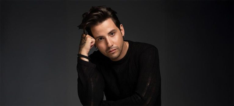 Ο Αναστάσιος Ράμμος κυκλοφορεί το δεύτερο album της καριέρας του, με τίτλο «Δέκα» και χαρίζει μοναδικές μουσικές στιγμές.