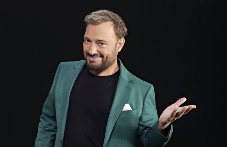 «THE WALL» Με τον Χρήστο Φερεντίνο Ο ΓΙΓΑΝΤΙΑΙΟΣ ΤΟΙΧΟΣ ΥΨΩΝΕΤΑΙ & ΤΟ ROLLER COASTER ΣΥΝΑΙΣΘΗΜΑΤΩΝ ΞΕΚΙΝΑ!