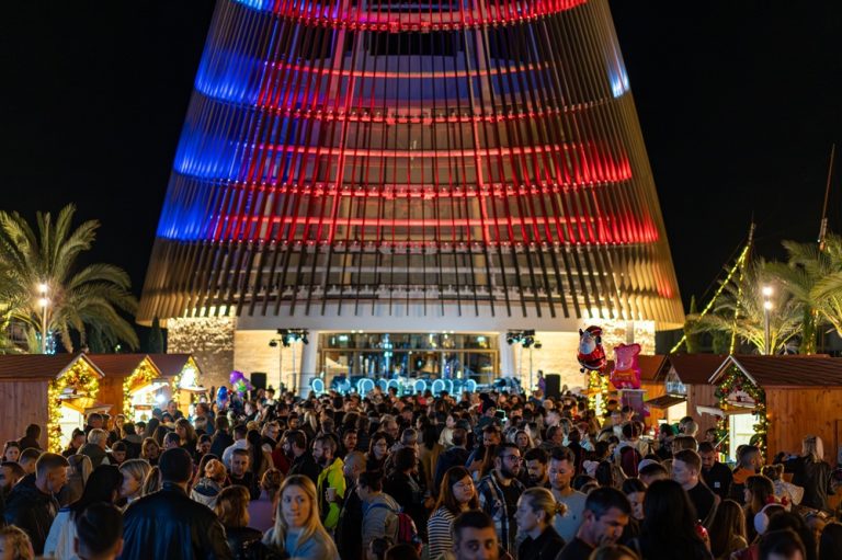 Η Μαρίνα Αγίας Νάπας βάζει τα γιορτινά της: Το πιο φαντασμαγορικό Χριστουγεννιάτικο Χωριό του νησιού ανοίγει και φέτος τις πύλες του