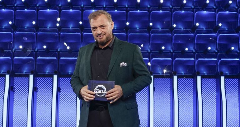 «THE WALL» Με τον Χρήστο Φερεντίνο
