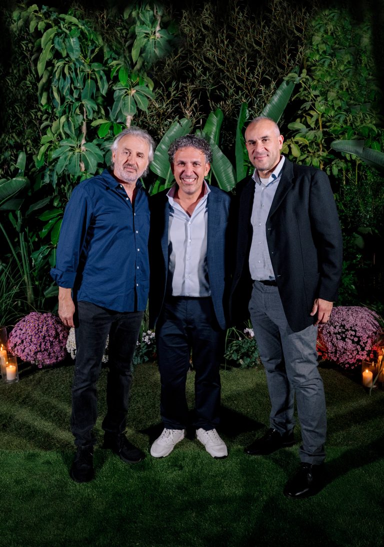 Garden World & Outdoor Creations  15 Χρόνια Δημιουργίας και Έμπνευσης στη Φύση