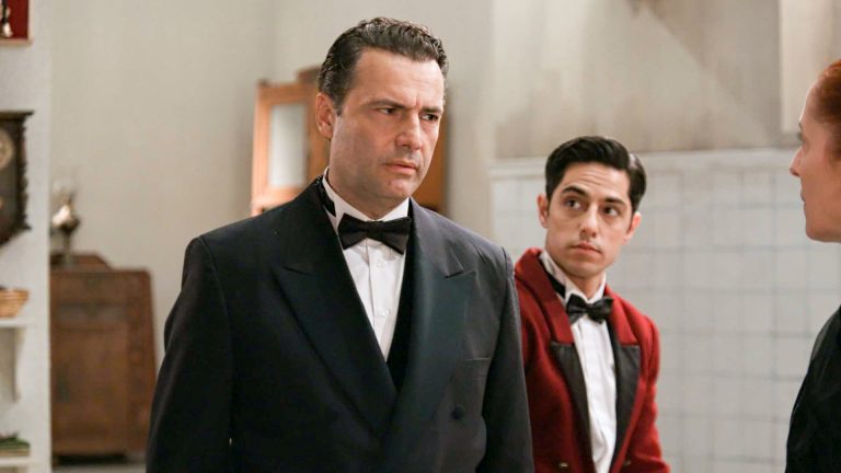 «GRAND HOTEL» Όλα τα μυστικά μένουν εδώ!  ΤΕΤΑΡΤΗ 19 ΝΟΕΜΒΡΙΟΥ ΣΤΙΣ 21:15  Ο Ρήγας συλλαμβάνεται και η Αλίκη δεν μπορεί να κρύψει την ικανοποίησή της