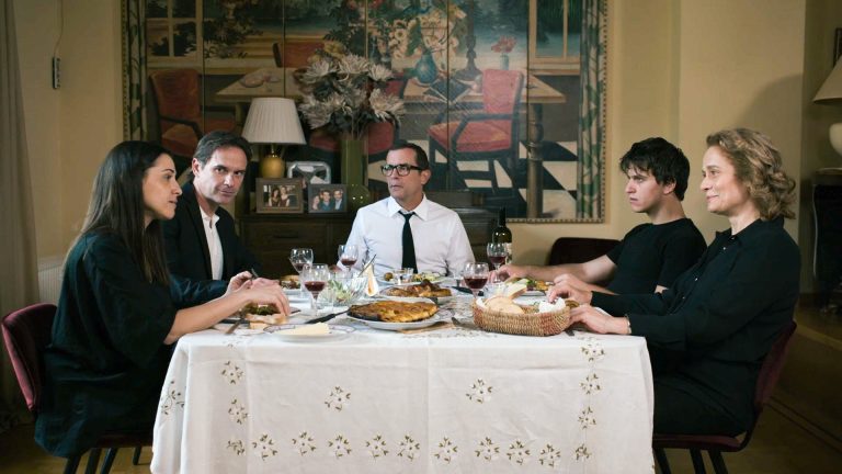 «Ο ΔΙΚΑΣΤΗΣ» Μέχρι πού θα φτάσει για να σώσει το παιδί του;