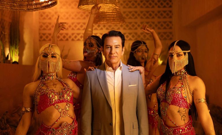 Ο Δημήτρης Κοντολάζος βάζει «φωτιά» στη νυχτερινή ζωή της Πάτρας!