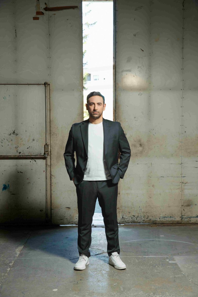 Ντοκιμαντέρ ερευνητικής δημοσιογραφίας με τον Κυριάκο Πενηνταέξ ΚΑΘΕ ΔΕΥΤΕΡΑ ΣΤΙΣ 22:40 ΣΤΟ ΣΙΓΜΑ