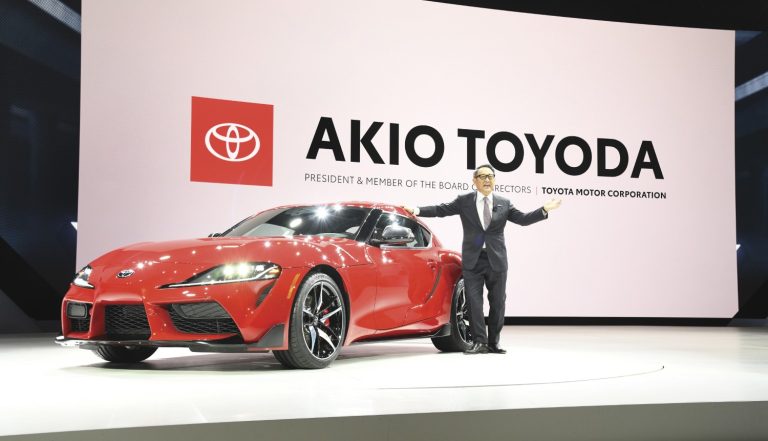 Ο Akio Toyoda τιμάται με το “Golden Steering Wheel” για το σύνολο της προσφοράς του