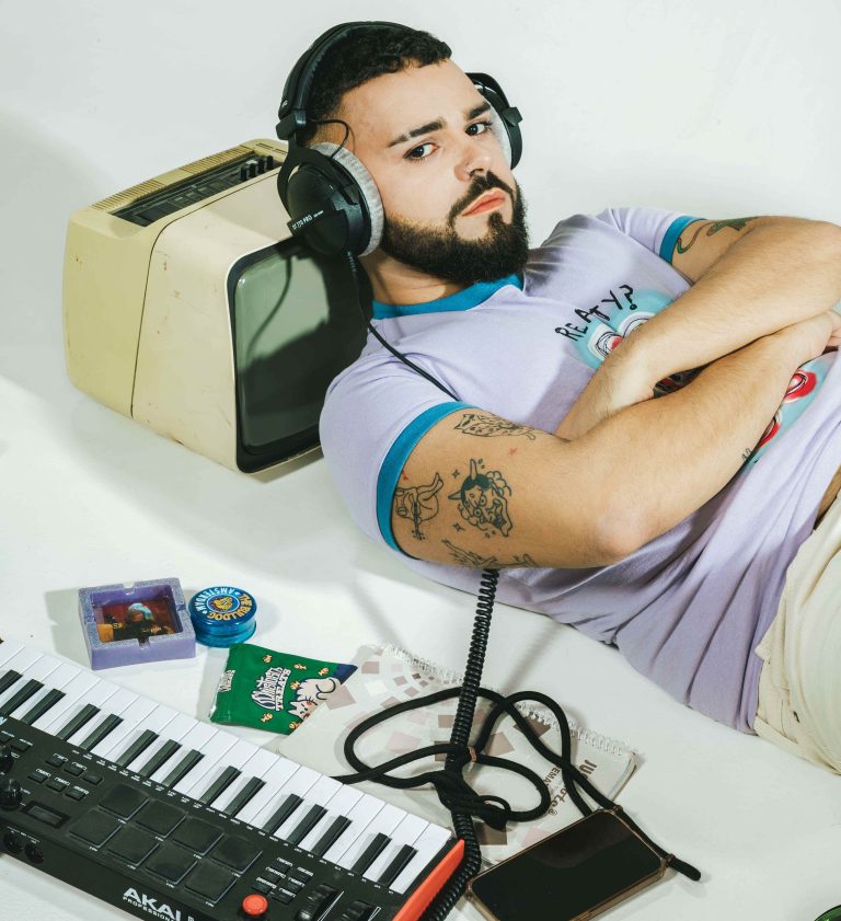 Akylas: To «Ατελιέ» του παίζει παντού