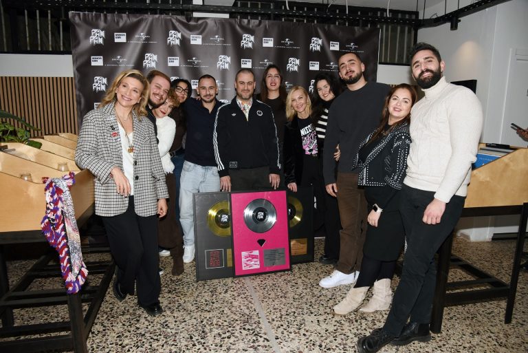 💎 Η «Ανισόπεδη Ντίσκο» έγινε διαμαντένια – Η Απονομή του Pan Pan & το ολοκαίνουργιο άλμπουμ του