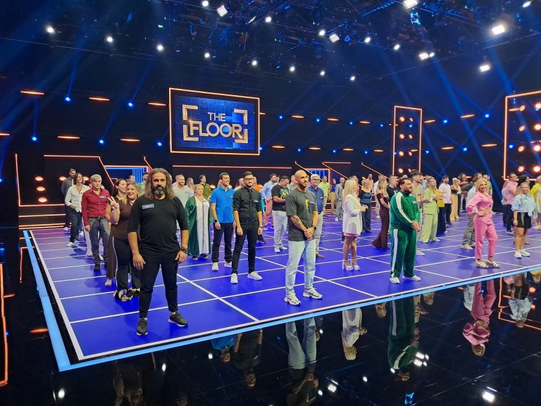 «THE FLOOR» Με τον Γιώργο Λιανό  100 ΝΕΟΙ ΠΑΙΚΤΕΣ ΒΑΖΟΥΝ «ΦΩΤΙΑ» ΣΤΟΝ 2Ο ΚΥΚΛΟ ΠΡΕΜΙΕΡΑ, ΤΗΝ ΠΑΡΑΣΚΕΥΗ 16 ΙΑΝΟΥΑΡΙΟΥ ΣΤΙΣ 21:00 ΣΤΟ ΣΙΓΜΑ