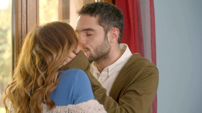 ΣΕ ΞΕΝΑ ΧΕΡΙΑ ΚΑΘΗΜΕΡΙΝΑ ΣΤΙΣ 17:30