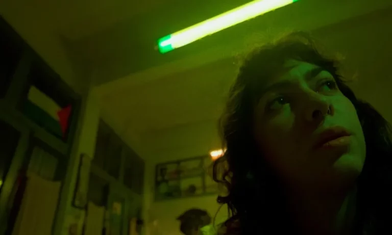 Della κυκλοφορεί νέο music video για το ‘waste’