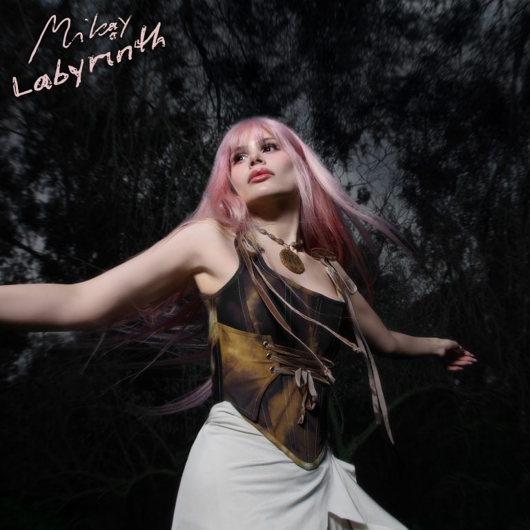 Mikay: To “Labyrinth” κυκλοφορεί επίσημα!