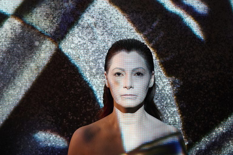 Πειραματική Σκηνή του ΘΟΚ Η Ανάθεση της Ευρυδίκης Περικλέους-Παπαδοπούλου Σκηνοθεσία: Αύρα Σιδηροπούλου Από 25 Φεβρουαρίου 2026