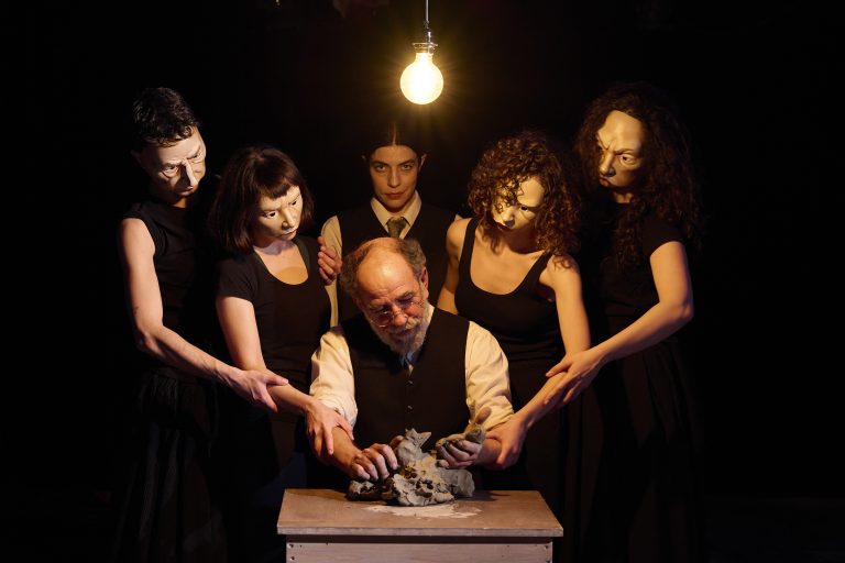 Πειραματική Σκηνή του ΘΟΚ  Χίλια χέρια της Στέλλας Βοσκαρίδου  Σκηνοθεσία: Φώτης Νικολάου  Από 7 Μαρτίου 2026  Ξεκίνησε η προπώληση