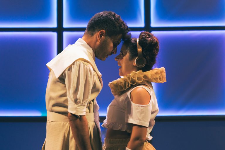 Τα καινούρια ρούχα του βασιλιά Μια διασκευή του έργου του Χανς Κρίστιαν Άντερσεν από τους Παρασκευά Καρασούλο και Νίκανδρο Σαββίδη