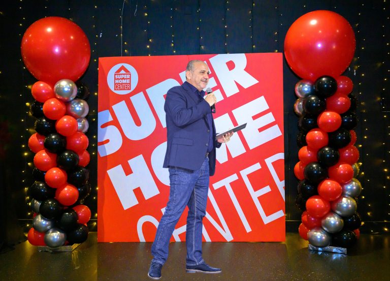 Το SuperHome Center γιόρτασε την επιτυχημένη του πορεία στο ετήσιο πάρτι προσωπικού!