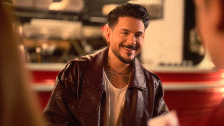 Stan: Athens by night για το νέο music video «Κράτα»