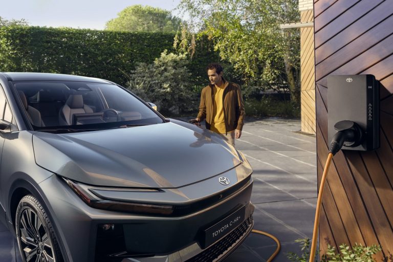 Η Toyota επιταχύνει τη στρατηγική της για την ηλεκτροκίνηση στην Ευρώπη