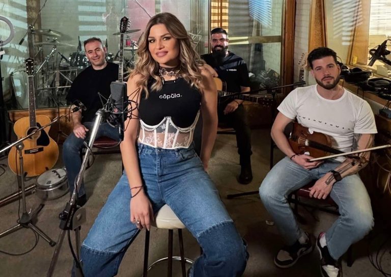 Ένα ξεχωριστό medley, με τα τραγούδια της καρδιάς της,  παρουσιάζει η Τζωρτζίνα Νικάκη, αποδεικνύοντας για ακόμη μία φορά, το εύρος της ερμηνευτικής της ικανότητας.