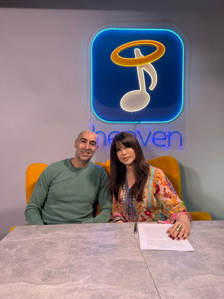 Η Χριστίνα Μαραγκόζη στη μεγάλη οικογένεια της Heaven Music!