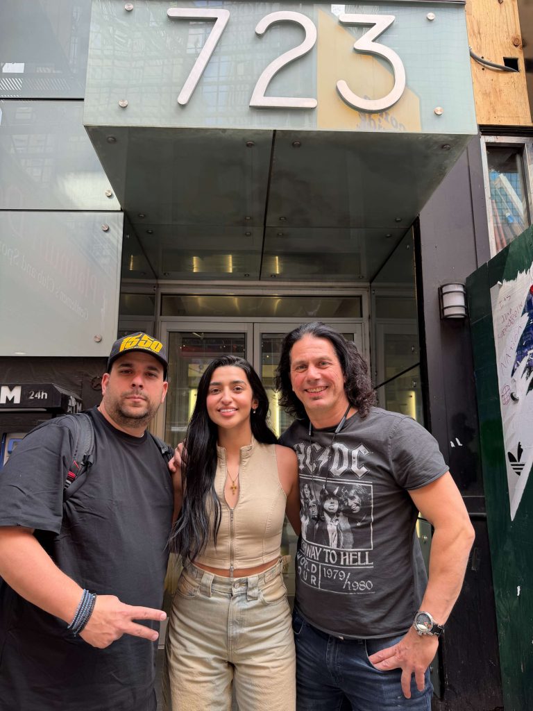 Η Αναστασία στο ιστορικό Quad Studios της Νέας Υόρκης για το νέο της τραγούδι