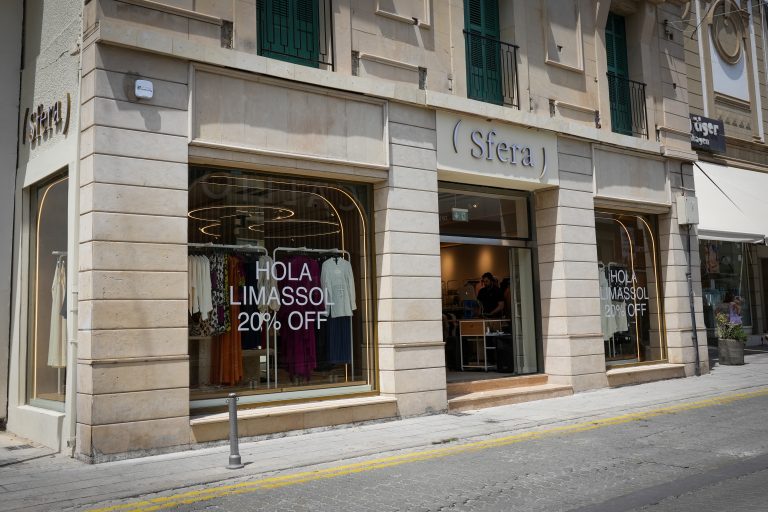 Το fashion brand Sfera ανοίγει νέο flagship κατάστημα στην οδό Ανεξαρτησίας στη Λεμεσο.
