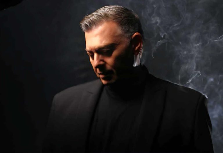 Κυκλοφορεί το νέο πλατινένιο album του Νίκου Μακρόπουλου
