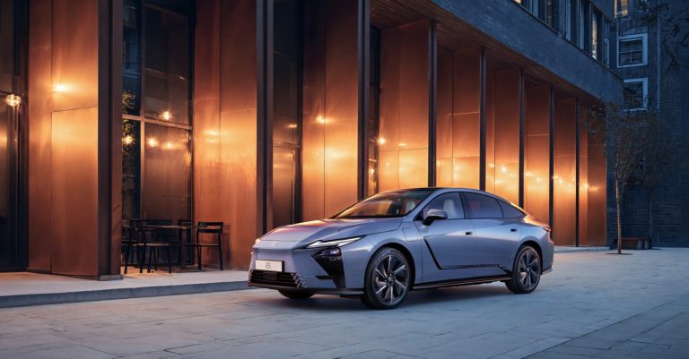 Το νέο Lexus ES επαναπροσδιορίζει την πολυτέλεια στην εποχή της ηλεκτροκίνησης